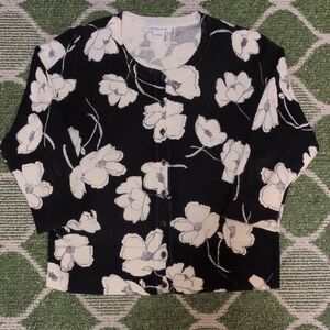 Liz Claiborne Black and White Floral Cardigan With 3/4 Sleeves